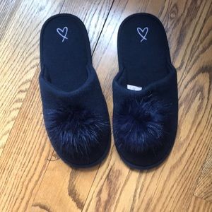 NEVER WORN VICTORIA SECRET SLIPPERS